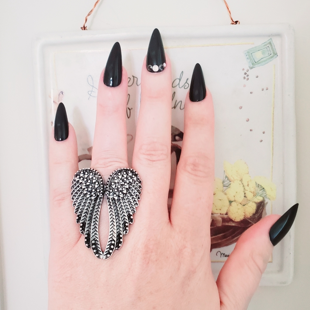 2/$20🌼 Huge Angel Wings Statement Ring NWOT - Picture 3 of 6